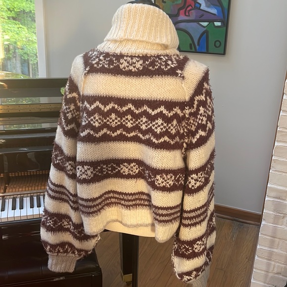 Cropped FREE PEOPLE Sweater L | FREE PEOPLE SWEATER SIZE L | Super cute | NWT - Picture 6 of 9